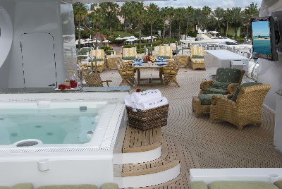 Yacht Amarula Sun sundeck jacuzzi