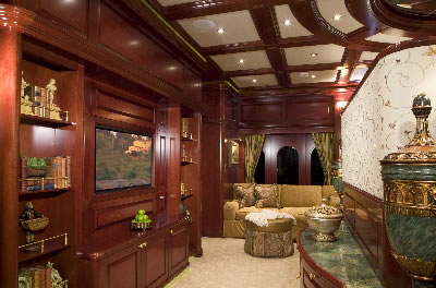 Yacht Amarula Sun master stateroom lower level