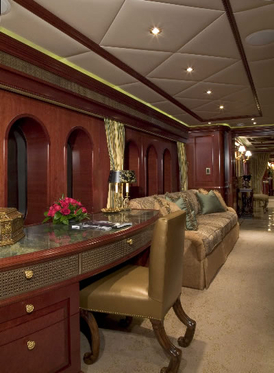 Yacht Amarula Sun master office