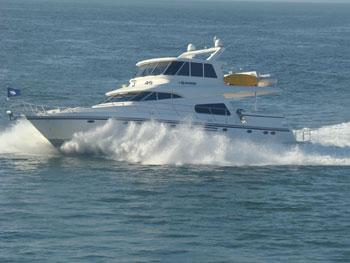 Yacht Charmer running