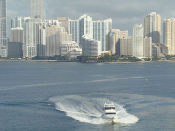 Yacht Charmer running