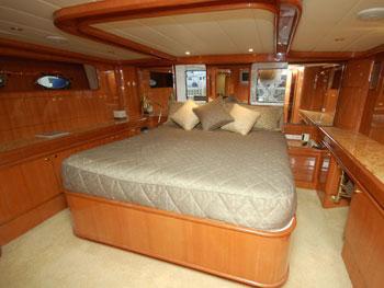 Yacht Charmer master stateroom