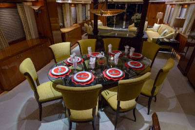 Yacht Easy Rider dining