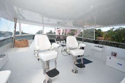 Yacht Good Times flybridge