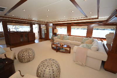 Yacht Good Times salon