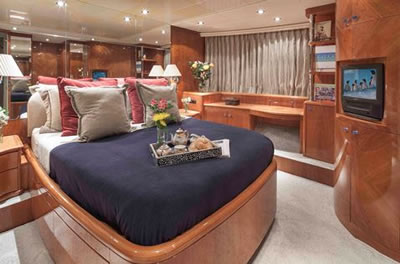 Yacht Grand Barossa VIP stateroom