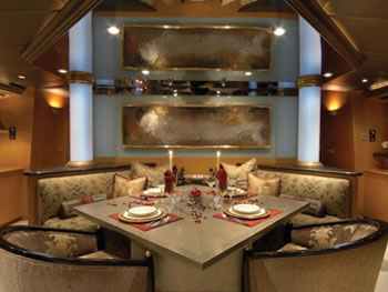 Yacht Independence 2 dining