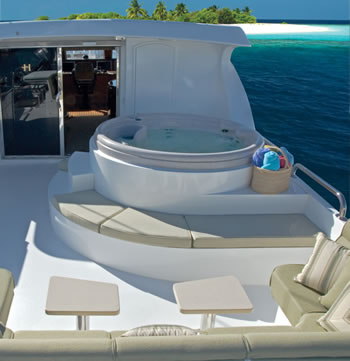 Yacht Tigers Eye jacuzzi