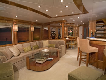 Yacht Tigers Eye salon