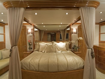 Yacht Tigers Eye master stateroom